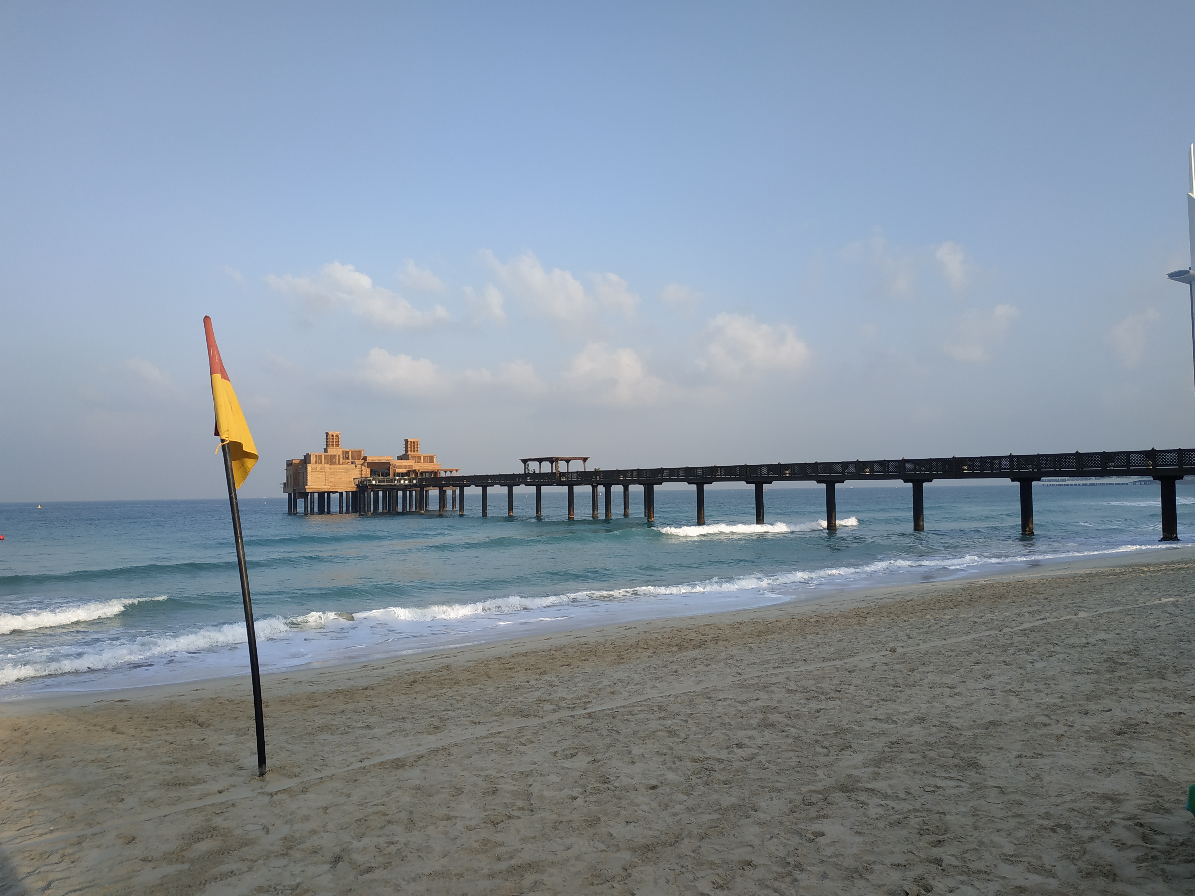 Пляж отеля Джум Эир в ОАЭ