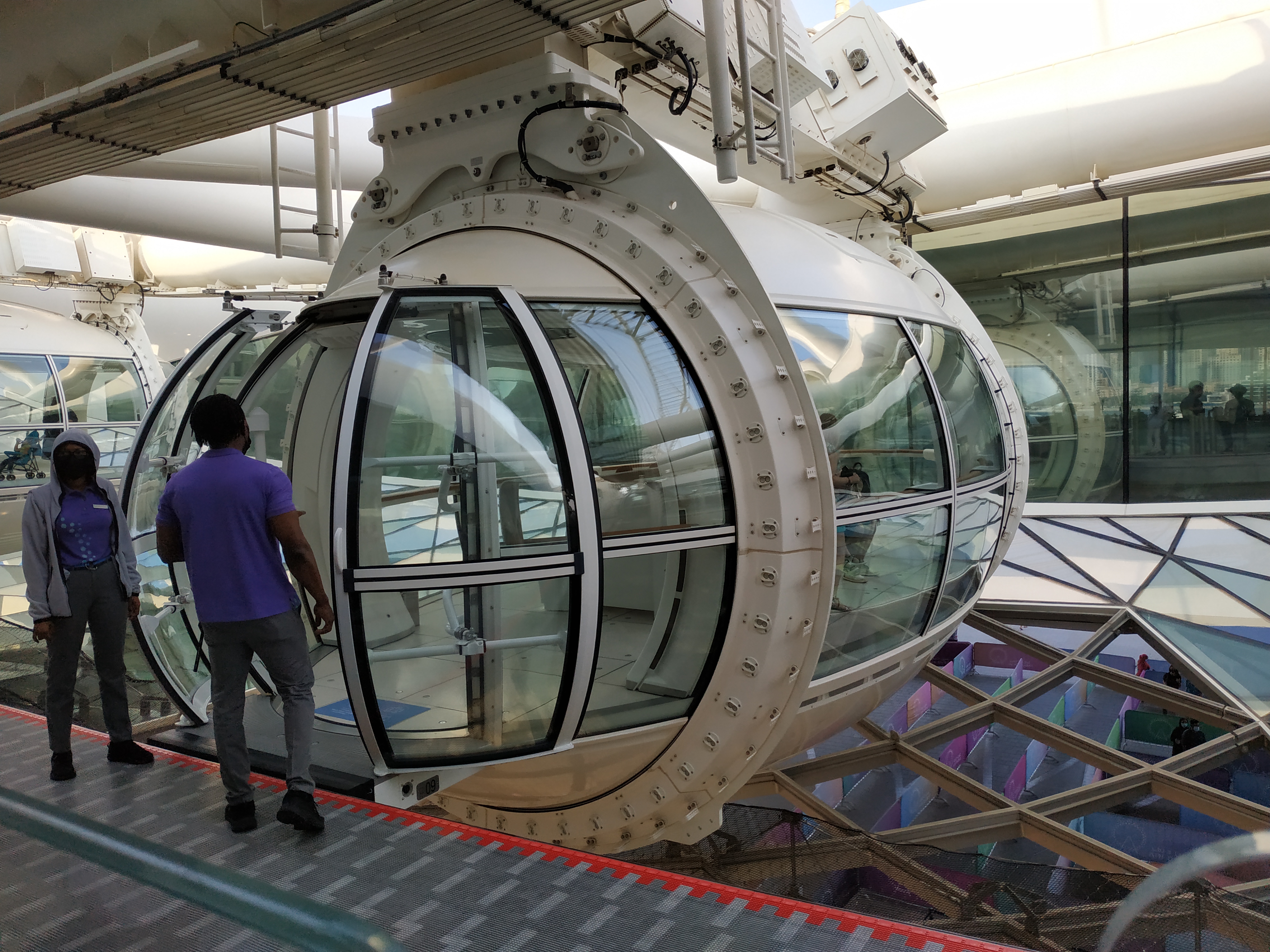 кабинка самого высокого в мире колеса обозрения в Дубаях