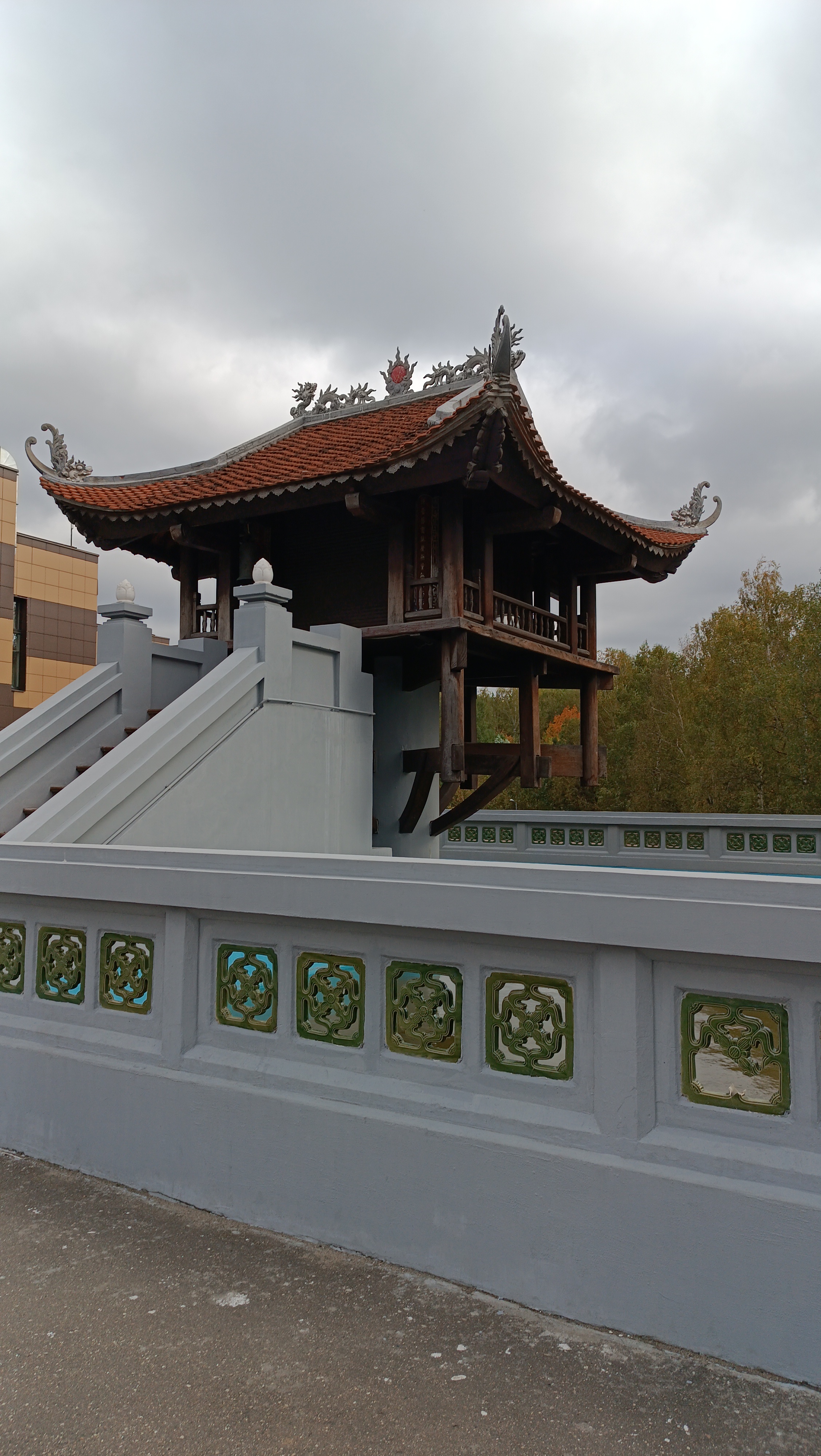 А вот и Москва, а не Азия, тц Ханой