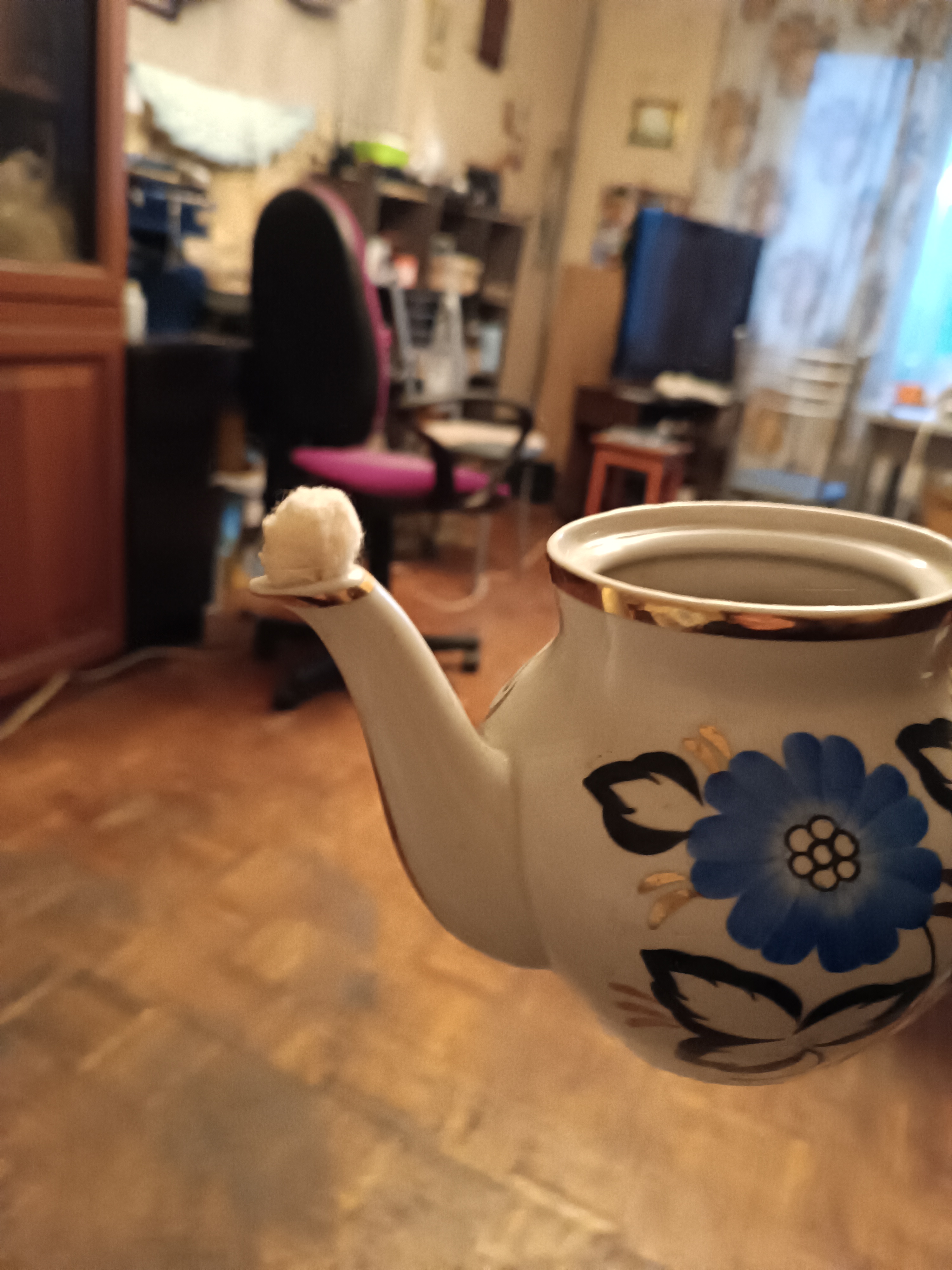 Милый советский чайник, у каждого был такой, я уверен