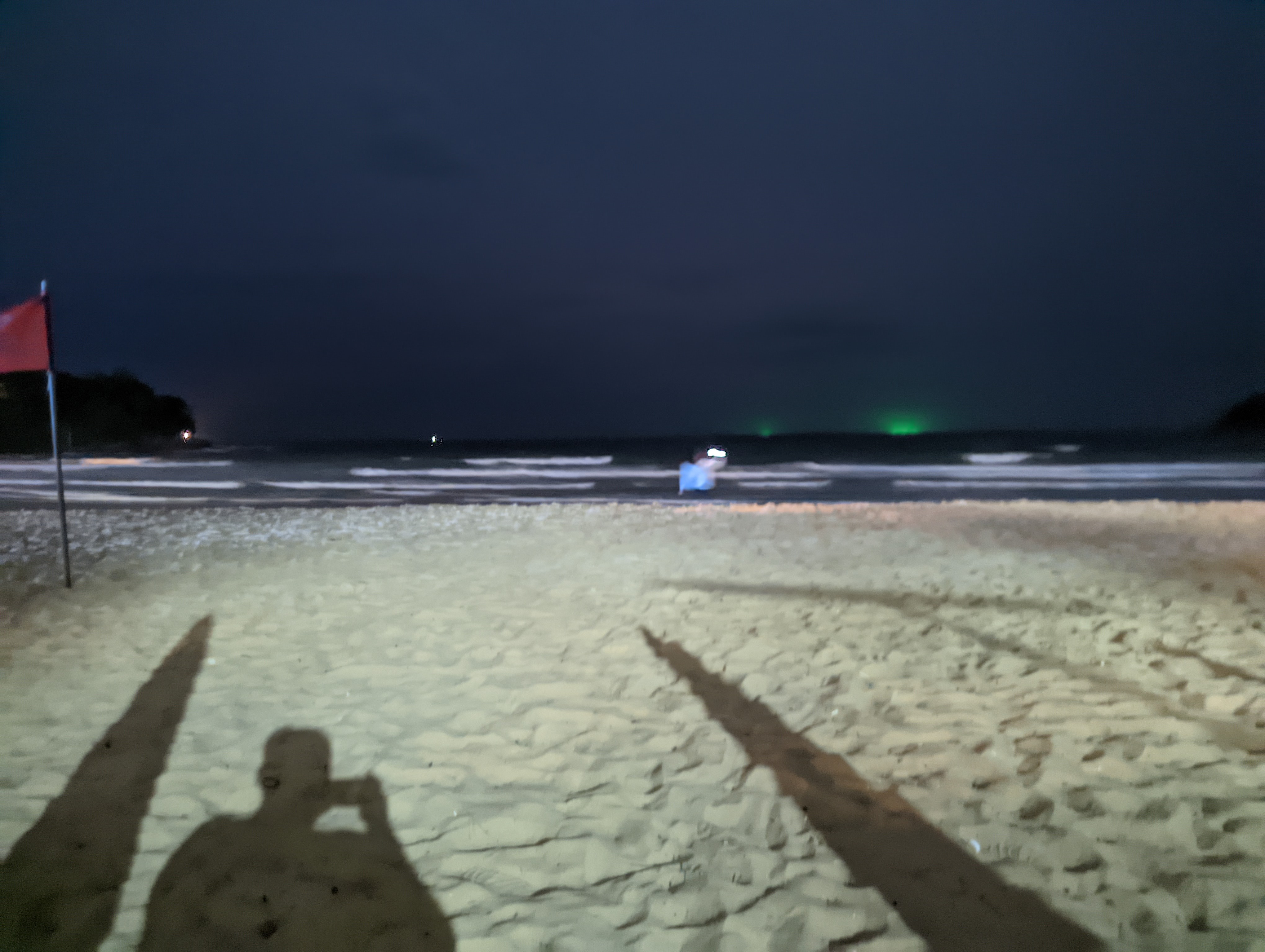 Ночной пляж Ката Ноя