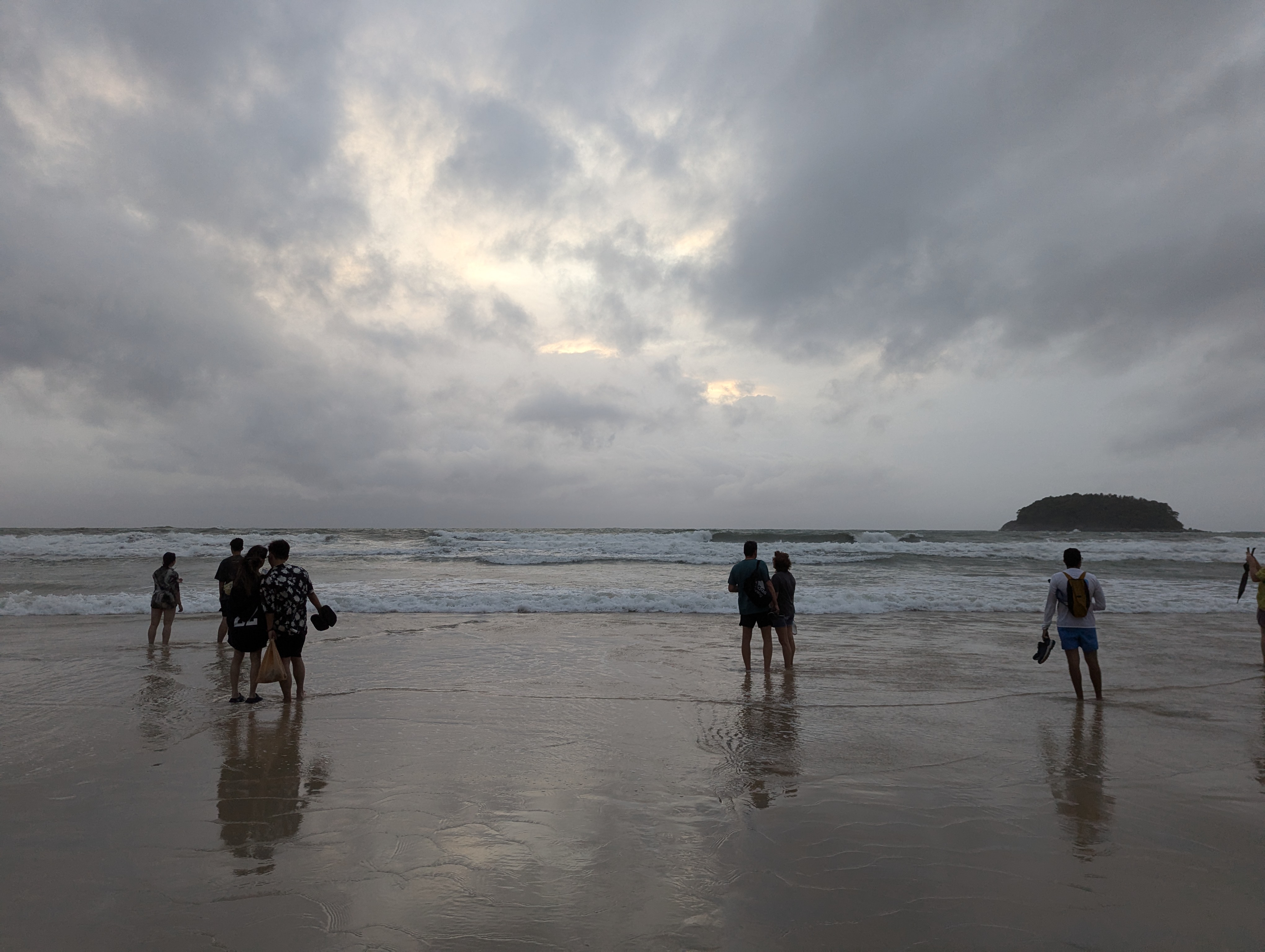 Закат на пляже Ката Ноя